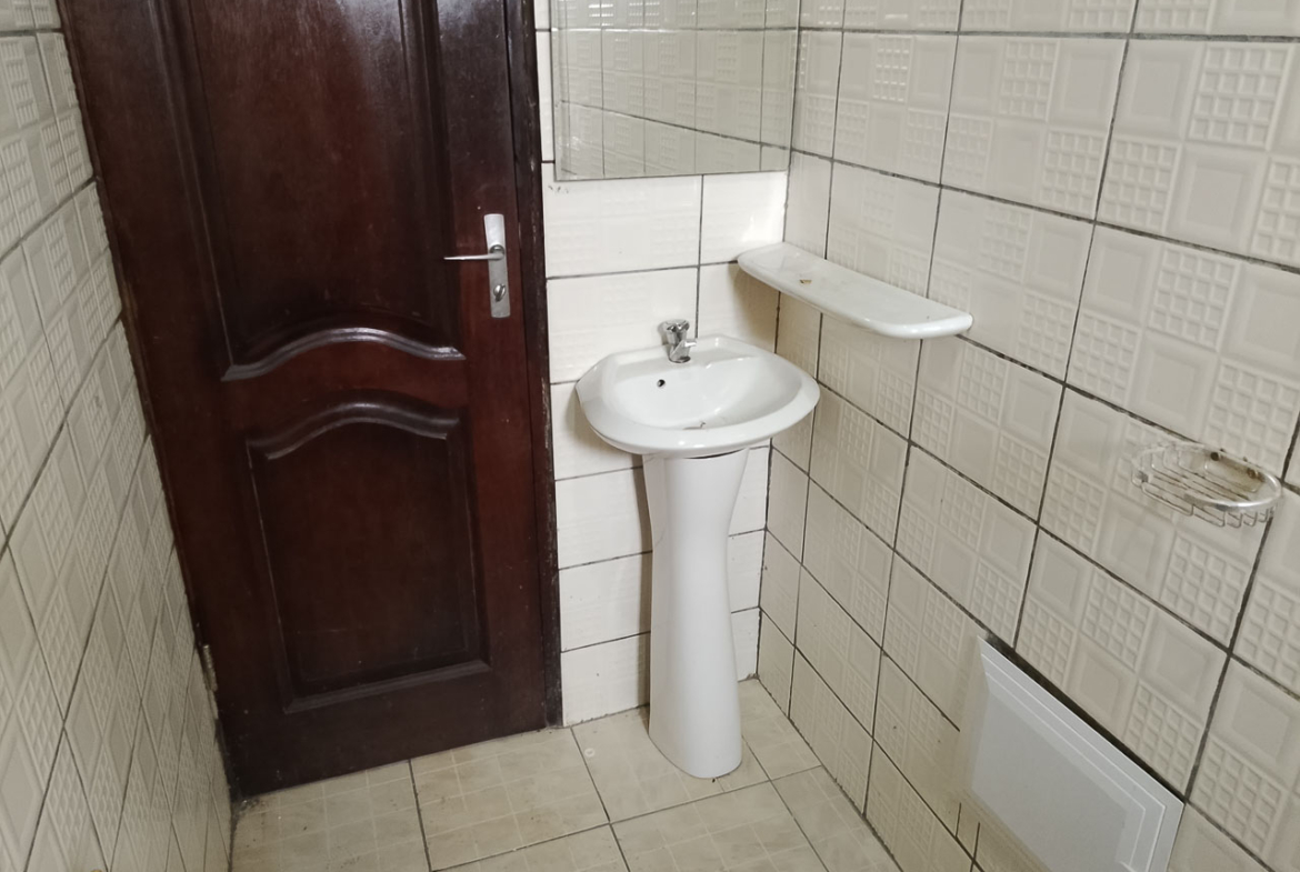Appartement à louer 2 chambres Logbessou – 396 m²