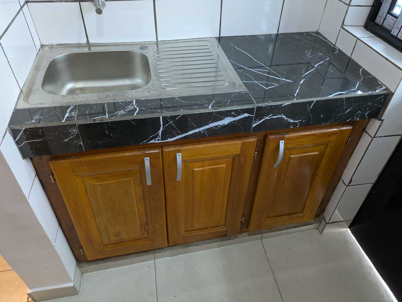 P0826-008-7 Studio à louer – 1 chambre – Pk 17 Entrée Chefferie