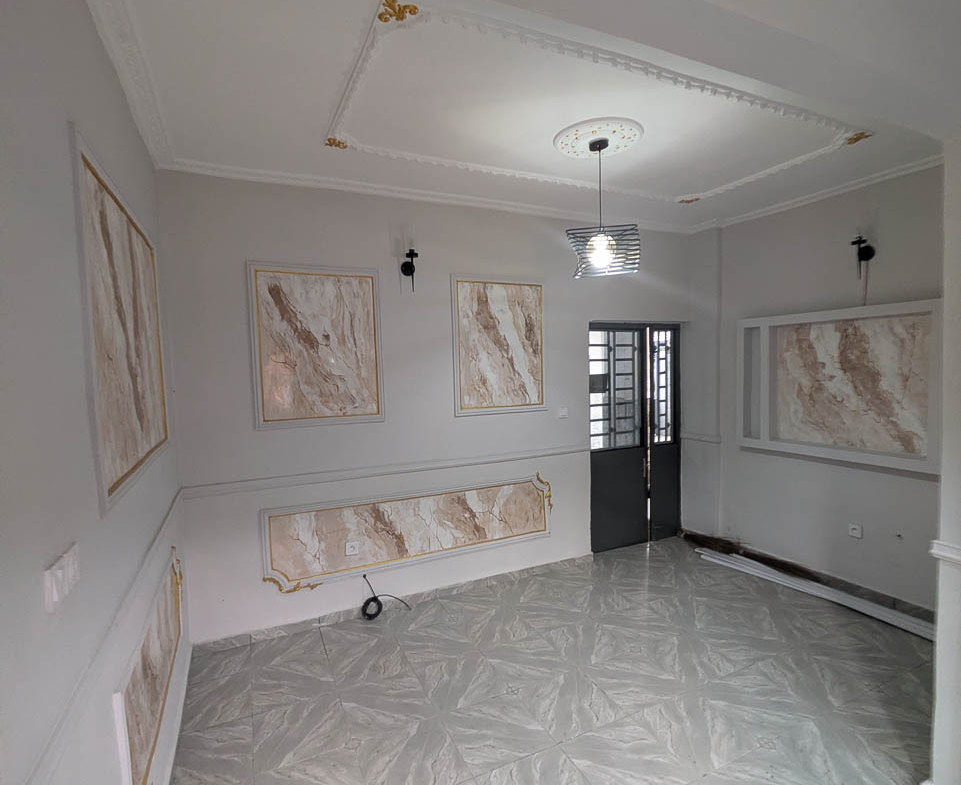 Studio à louer – 1 chambre – Logpom Contenaire rouge