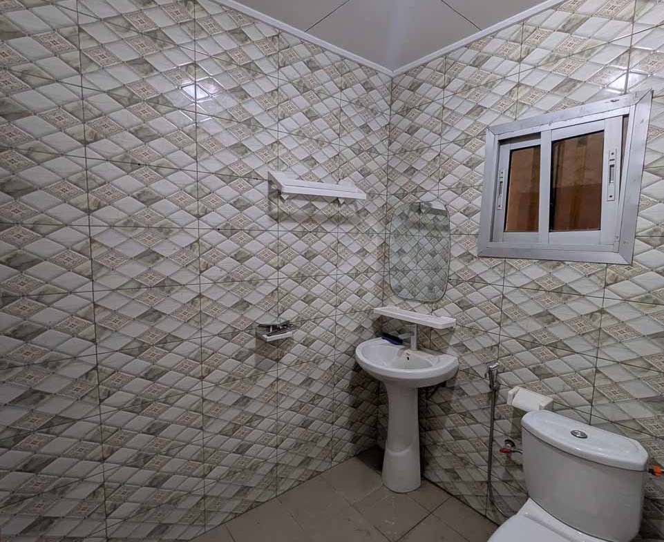 Appartement à louer – 3 chambres – Kotto Carrefour Lumière