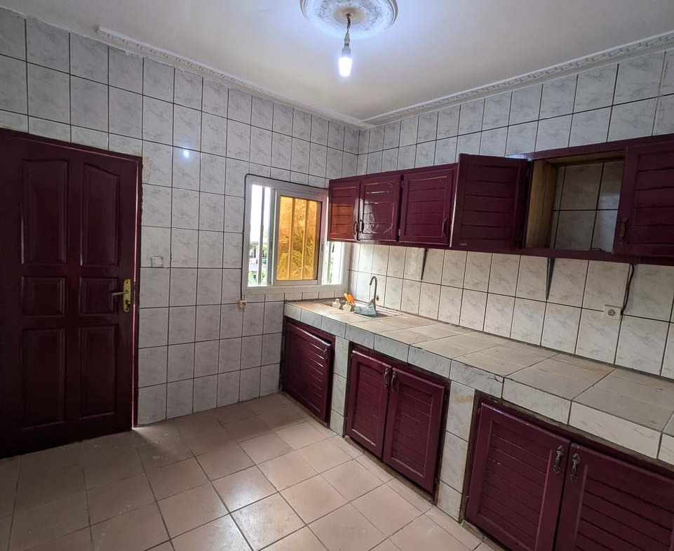 Appartement à louer – 3 chambres – Kotto Briquiny