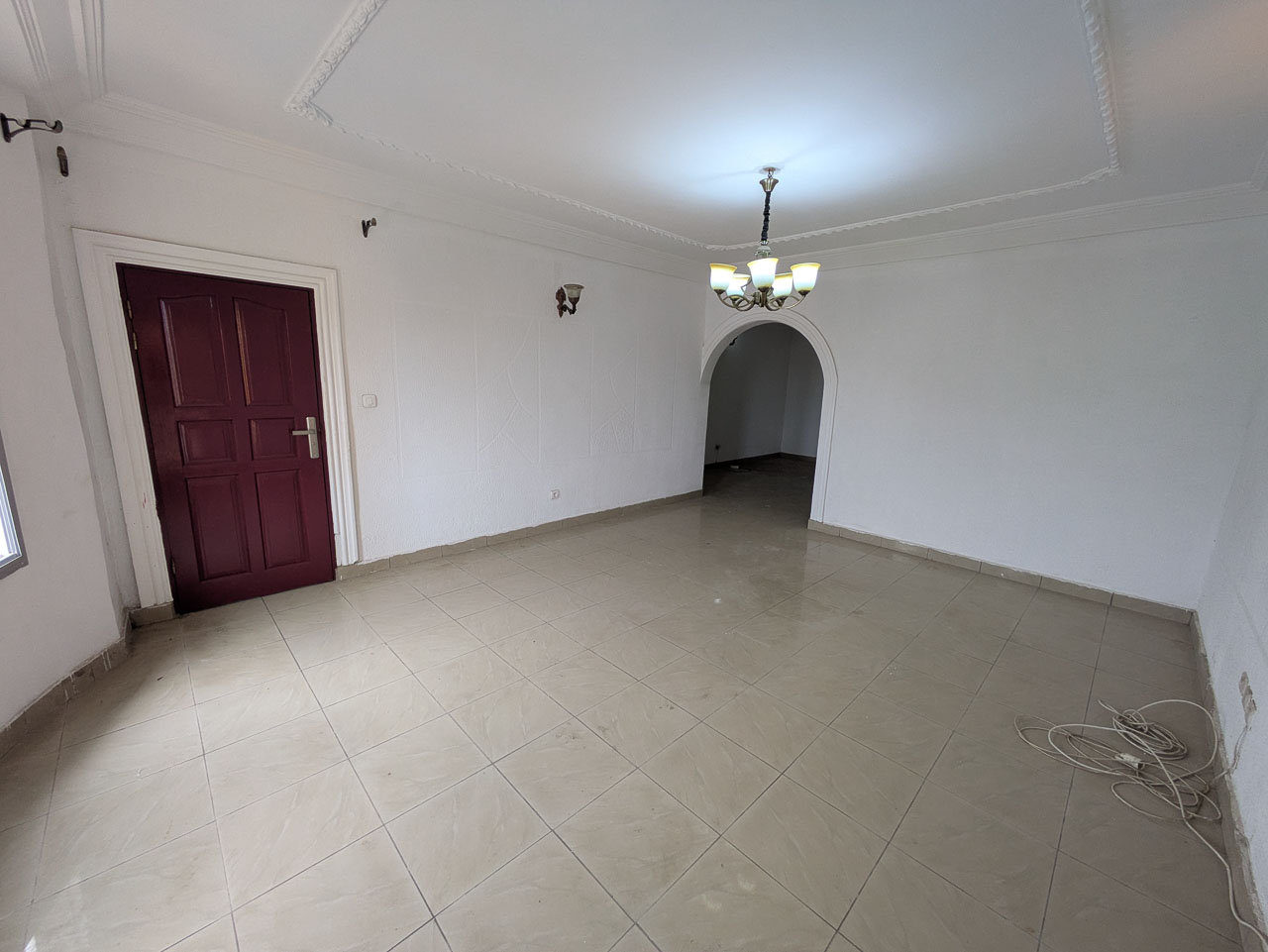 P0826-013-5 Appartement à louer (2) – 3 chambres – Kotto