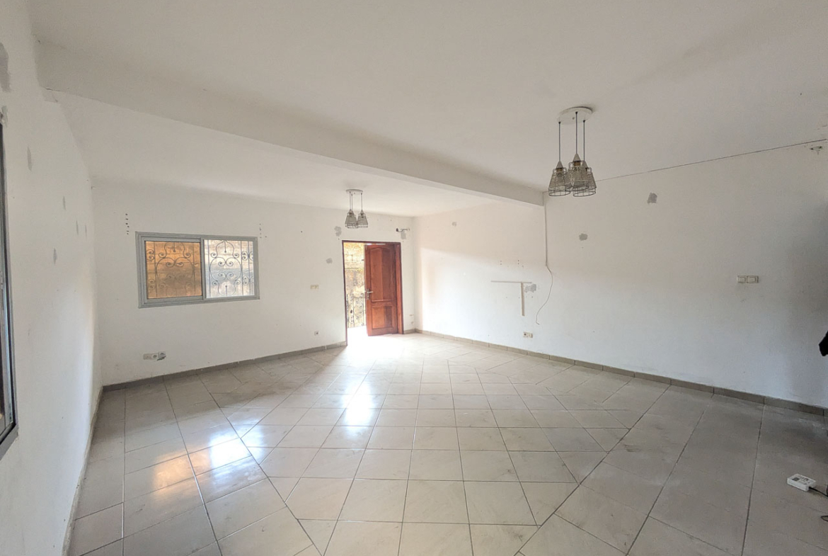 Appartement à louer 3 chambres, 2 douches – Bonamoussadi