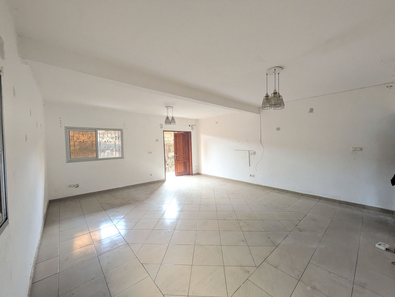 P0826-014-1 Appartement à louer (2) – 3 chambres – Bonamoussadi Carrefour Yapaki
