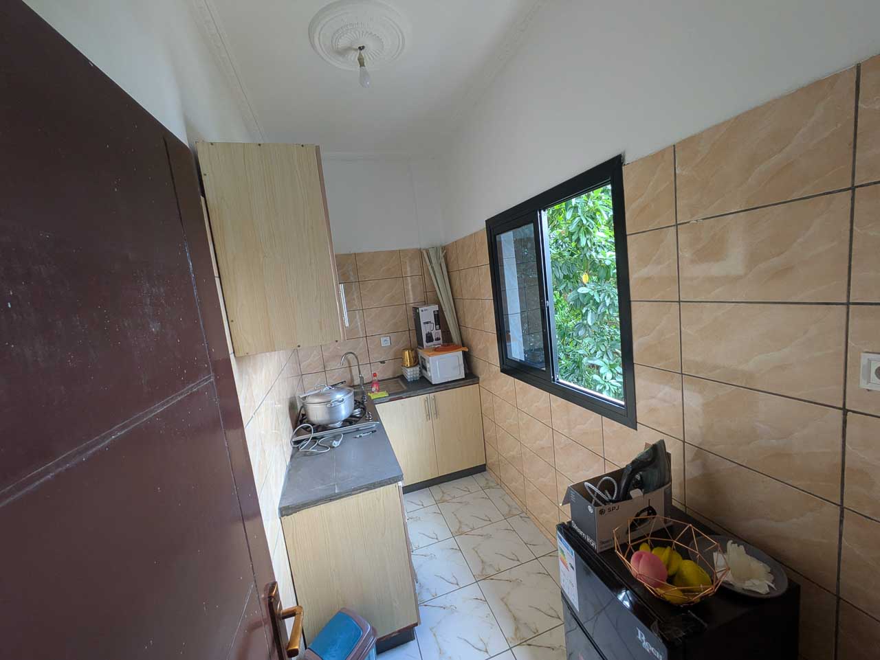 P0826-016-3 Studio à louer – Logpom, Contenaire rouge