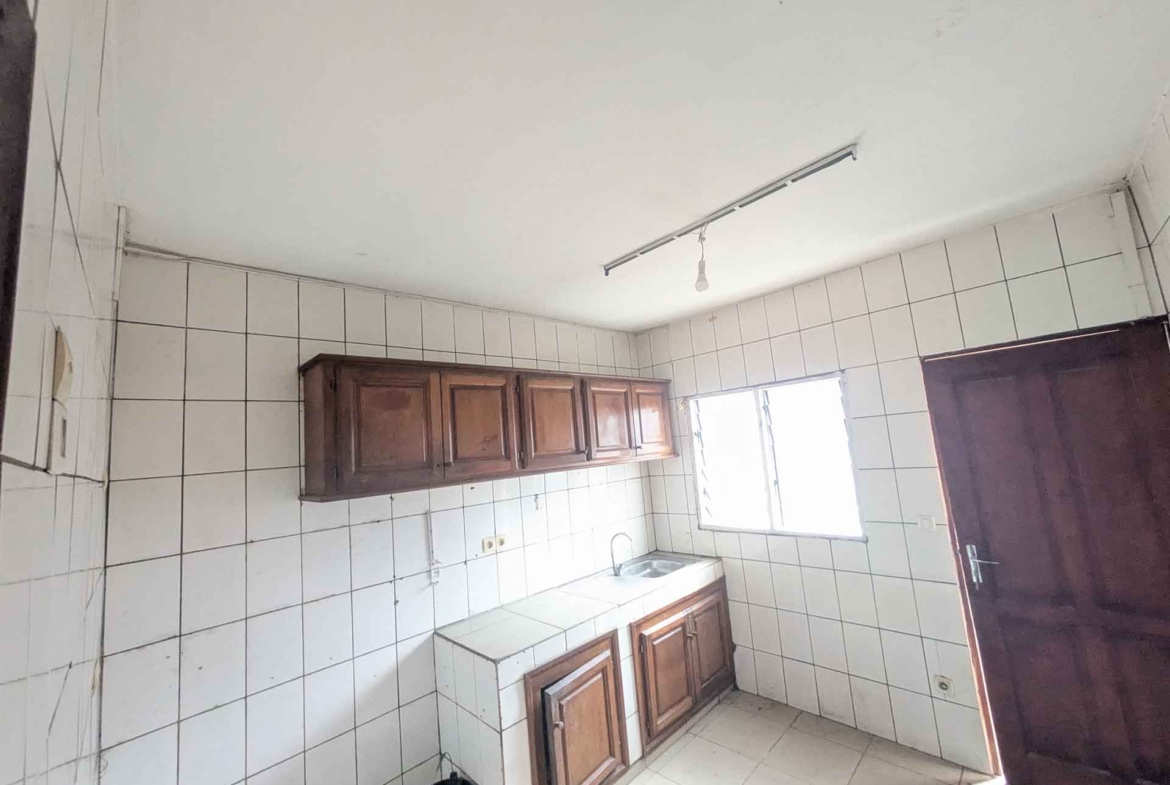 Appartement à louer (1) – 3 chambres – Bonamoussadi Carrefour Yapaki