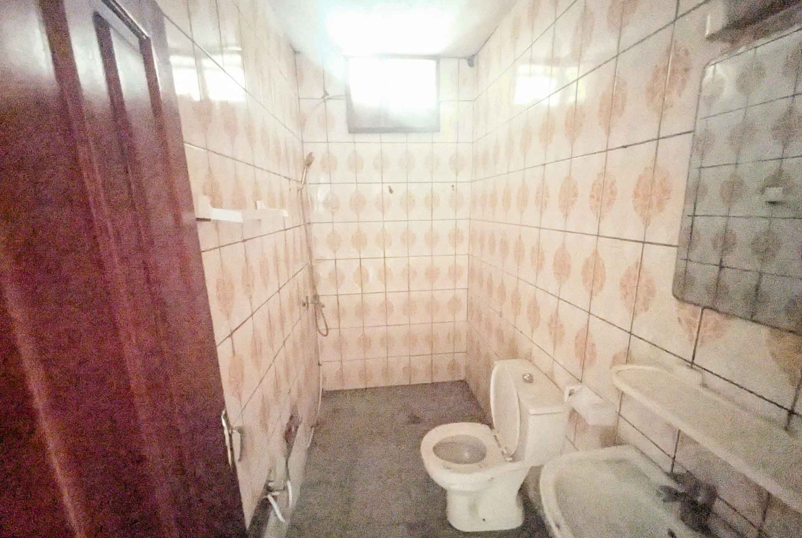 Appartement à louer (1) – 3 chambres – Bonamoussadi Carrefour Yapaki