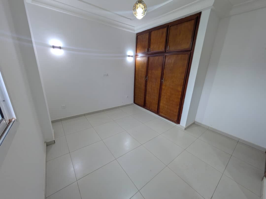 L018-2 Appartement à louer à Yaoundé, Essos