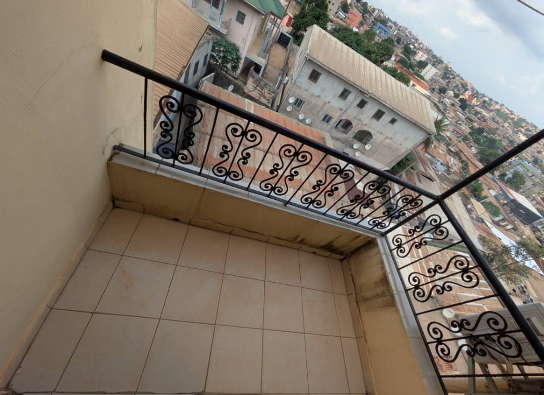 Studio à louer à Biyem-assi, Yaoundé