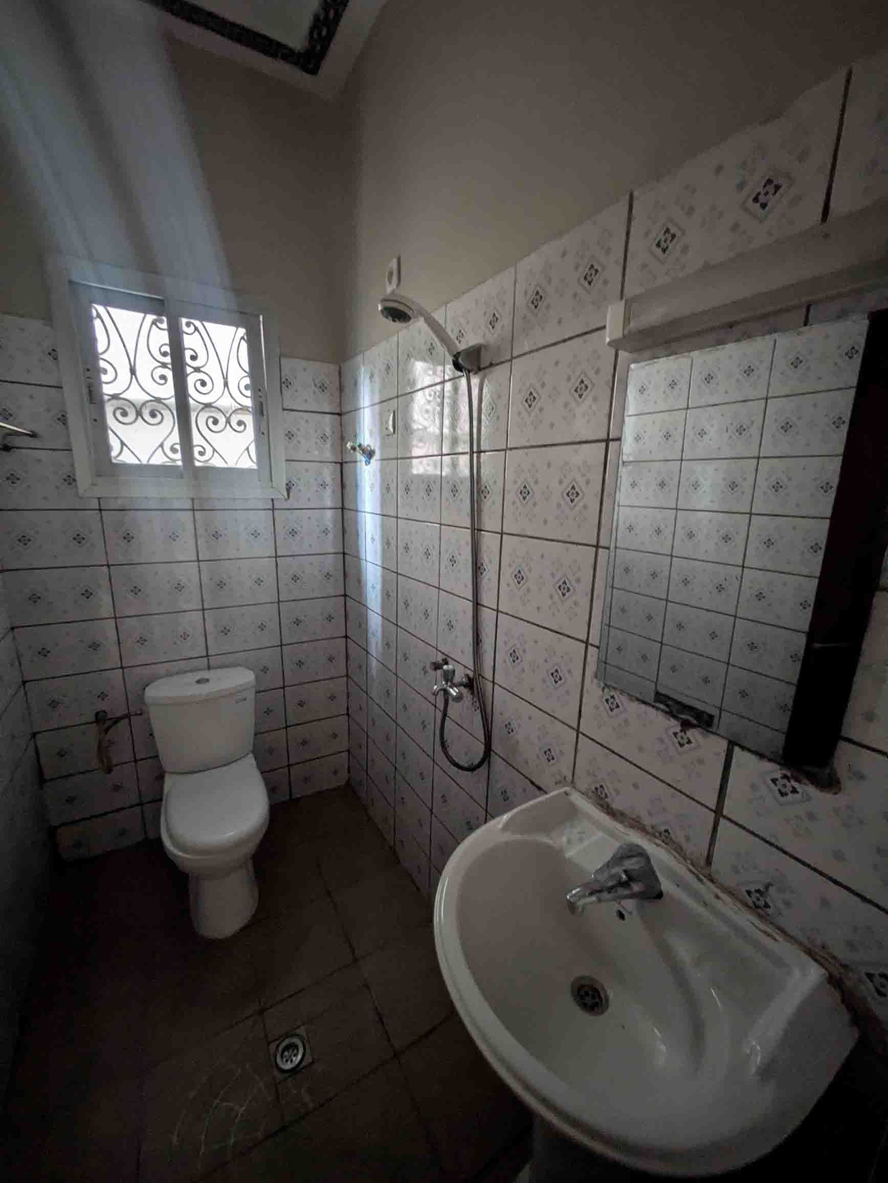 L036-2 Studio à louer à Logpom, Douala