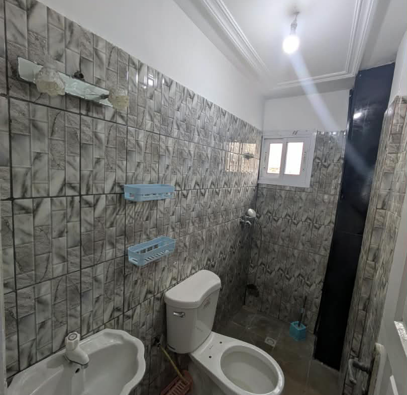 Appartement à louer à Bonamoussadi, 2e étage