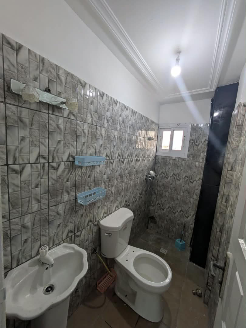 Appartement à louer à Bonamoussadi, 2e étage