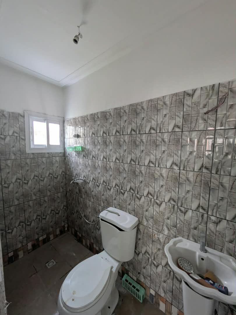 Appartement à louer à Bonamoussadi, 2e étage
