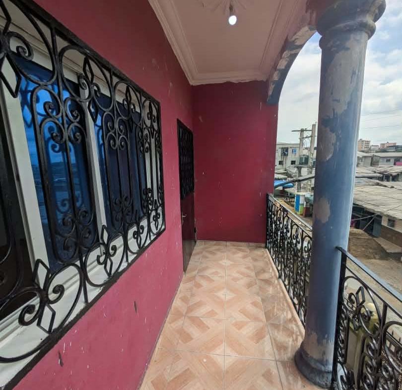 Appartement à louer à Bonamoussadi, 2e étage
