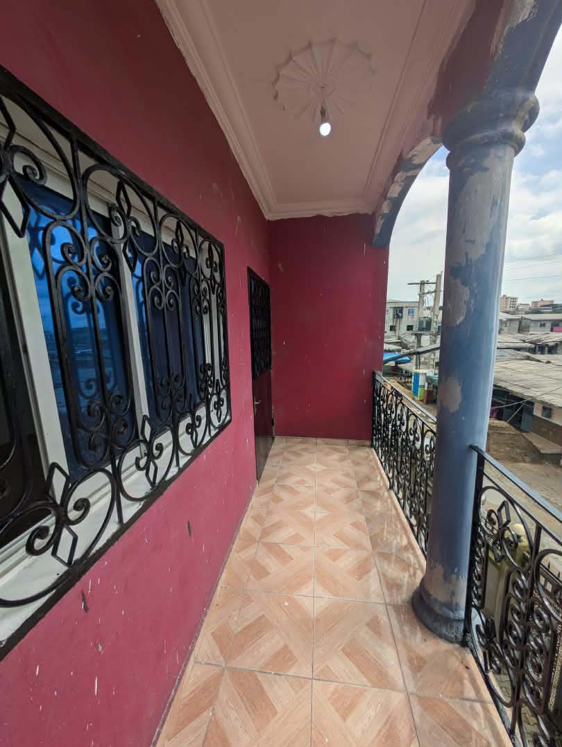 Appartement à louer à Bonamoussadi, 2e étage