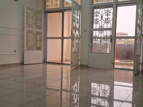 Appartement à louer à Bonamoussadi, Douala