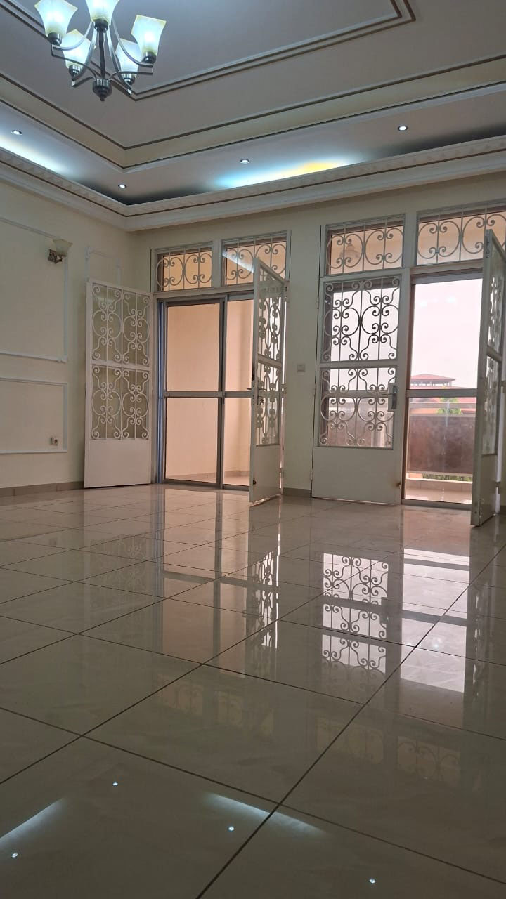 Appartement à louer à Bonamoussadi, Douala